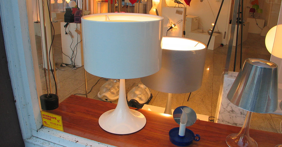 現(xiàn)代經(jīng)典燈飾|臺(tái)燈|辦公家具|Flos Spun Light 臺(tái)燈